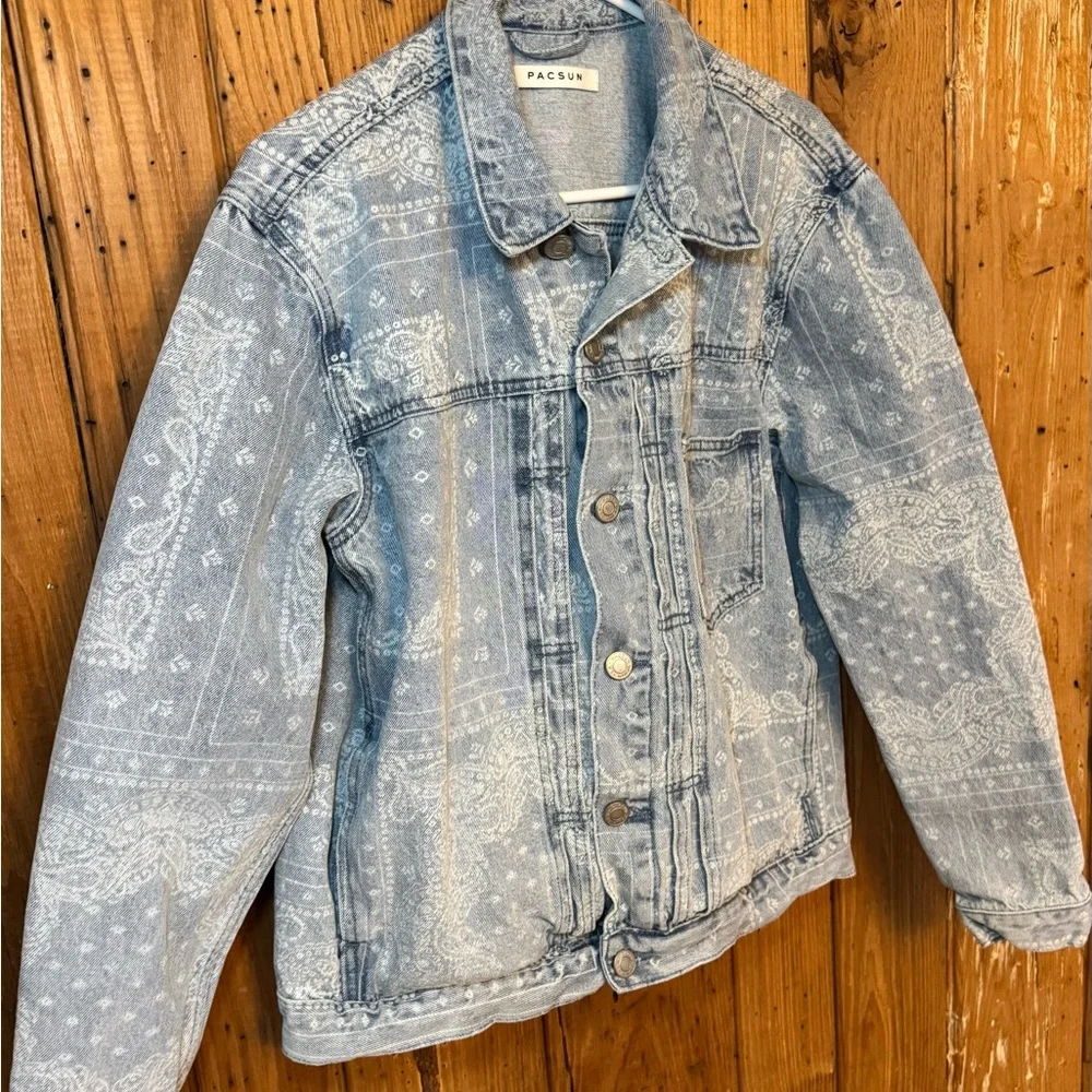 PacSun Men’s Light Wash Paisley Print Denim Jacket Size L - Picture 3 of 16